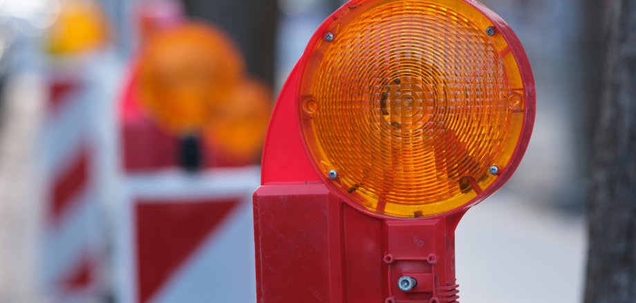 Warnleuchte an eineer Baustelle
