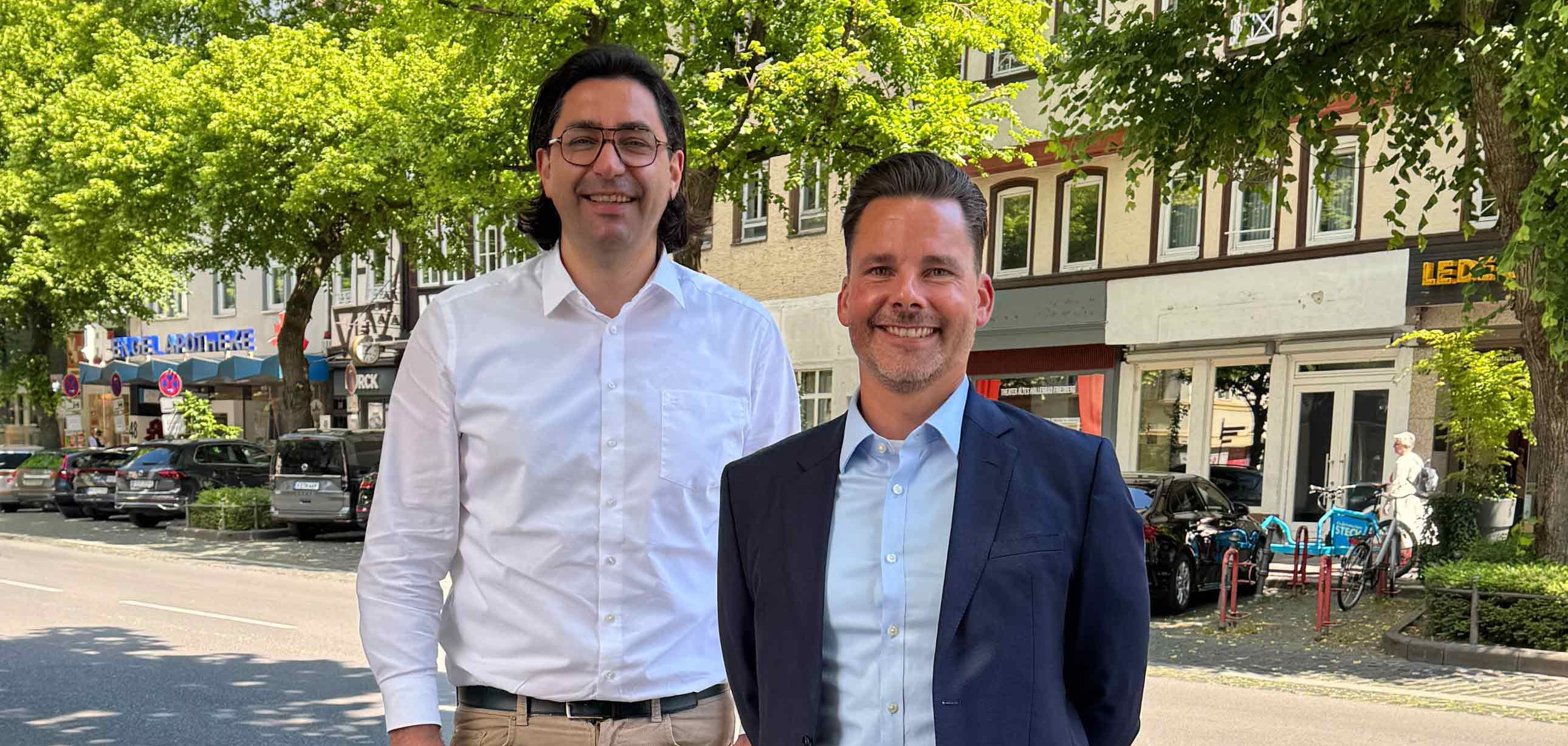 Bild: Bürgermeister Kjetil Dahlhaus (links) mit Gero Lottermann, Geschäftsfüh-rer des Studierendenwerks Gießen