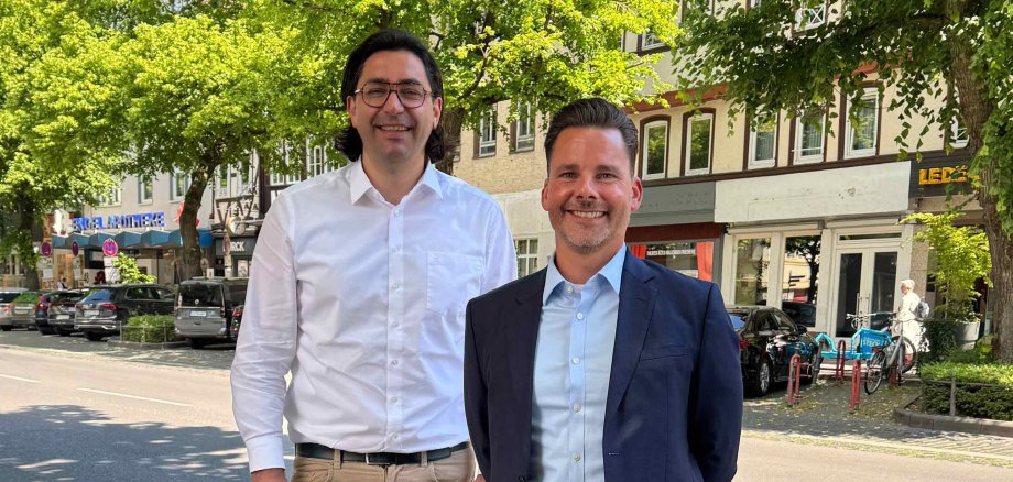 Bild: Bürgermeister Kjetil Dahlhaus (links) mit Gero Lottermann, Geschäftsfüh-rer des Studierendenwerks Gießen