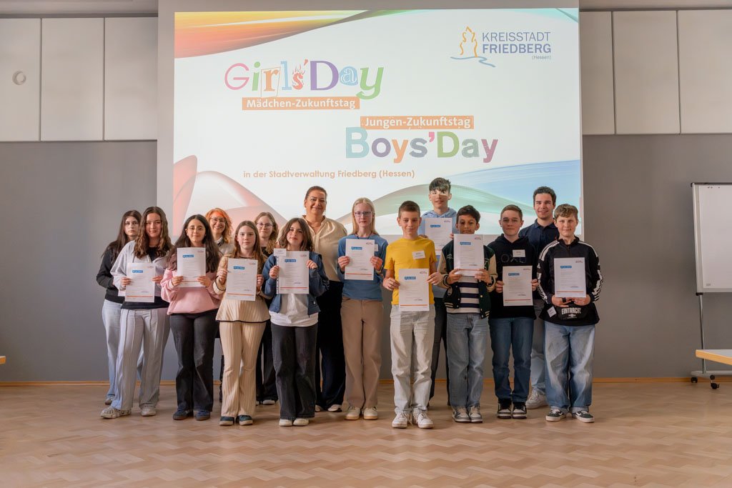 Kinder zu Besuch beim Boys' and Girls' Day im Rathaus