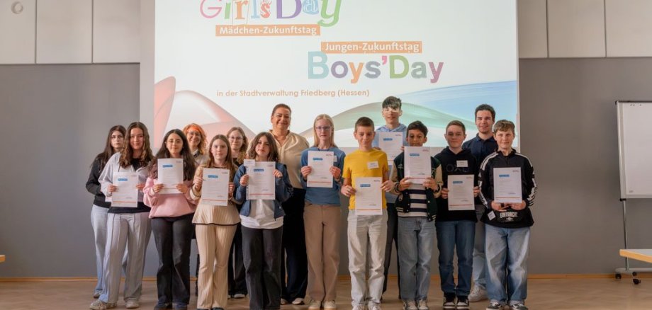Kinder zu Besuch beim Boys' and Girls' Day im Rathaus